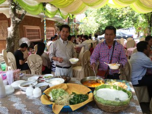 Voyage_Cambodge_en_famille_repas_chez_KHUON-TOUR